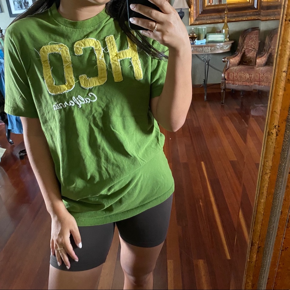 Men’s 2000’s Hollister T-Shirt